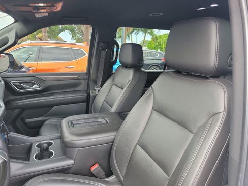 Used 2021 Chevrolet Suburban LT RWD image 12