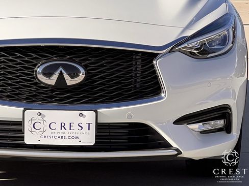 Used 2019 INFINITI QX30 w/ Cargo Package image 9