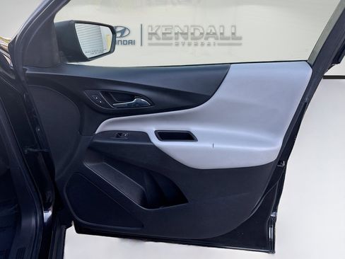 Used 2020 Chevrolet Equinox LS image 31