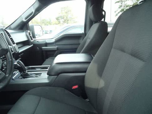 Used 2017 Ford F150 XLT w/ Equipment Group 302A Luxury image 8