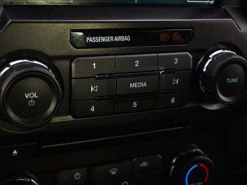 Used 2018 Ford F250 XLT w/ XLT Value Package image 31