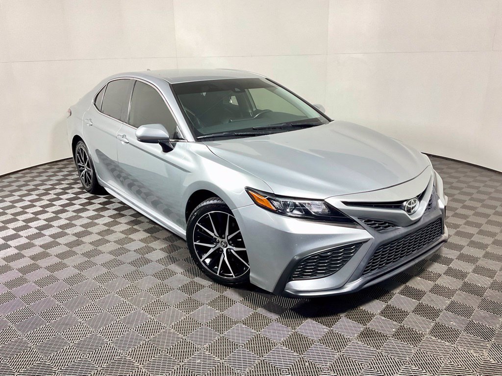 Used 2021 Toyota Camry SE FWD image 4