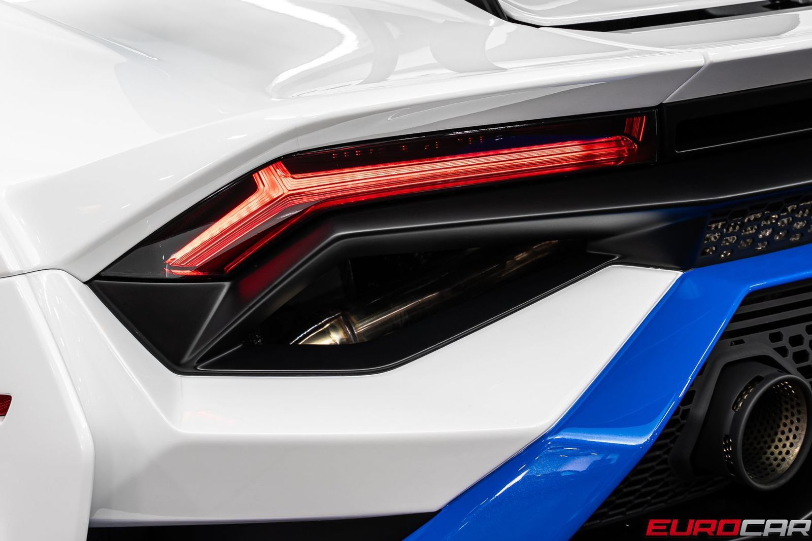 Used 2022 Lamborghini Huracan STO RWD image 24