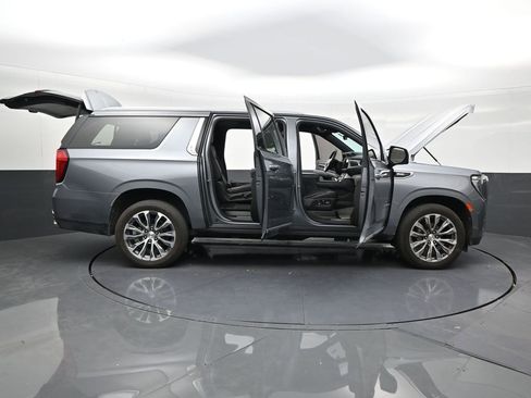 Used 2021 GMC Yukon XL Denali w/ Denali Premium Package RWD image 29