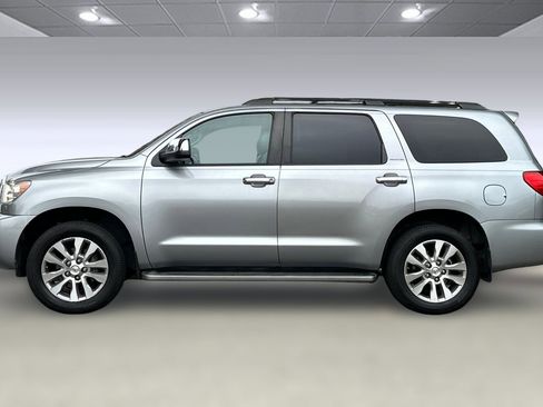Used 2011 Toyota Sequoia Limited image 2