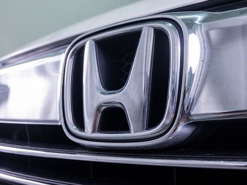 Used 2017 Honda Accord Touring image 5