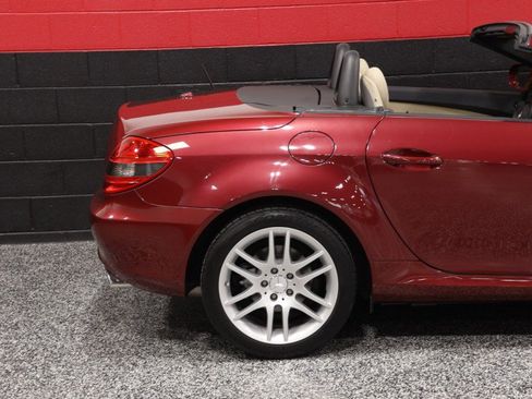 Used 2009 Mercedes-Benz SLK 300 image 5