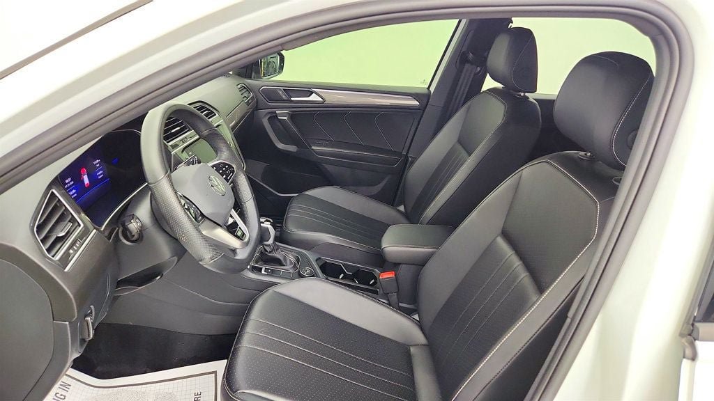 Used 2024 Volkswagen Tiguan SE R-Line AWD/4WD image 20