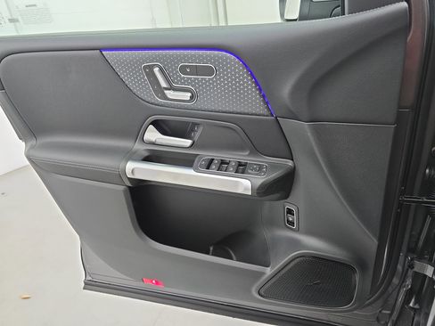 New 2026 Mercedes-Benz GLB 250 image 28