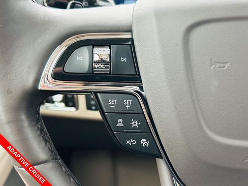 Used 2023 Lincoln Navigator Reserve AWD/4WD image 11
