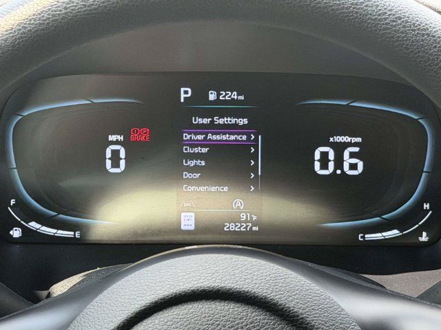 Used 2025 Kia Soul LX w/ LX Technology Package FWD image 26
