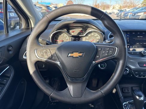 Used 2019 Chevrolet Cruze LT w/ Convenience Package image 15
