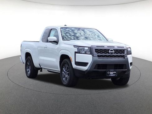 Used 2025 Nissan Frontier SV RWD image 3