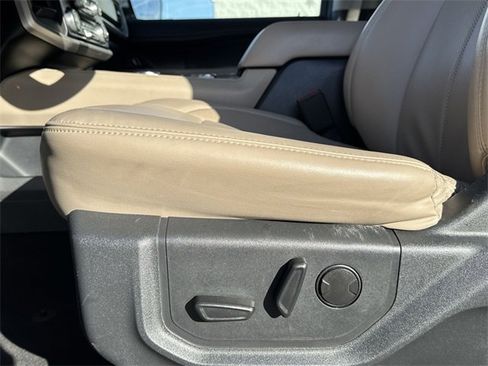Used 2024 Ford Expedition Max XLT image 13