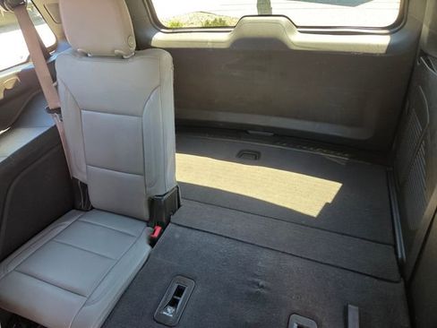 Used 2023 Chevrolet Tahoe LT RWD image 8