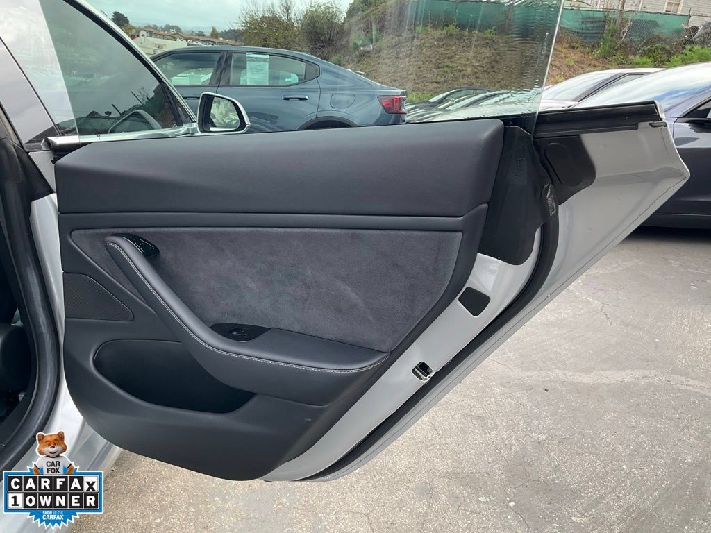 Used 2018 Tesla Model 3 Long Range RWD image 57