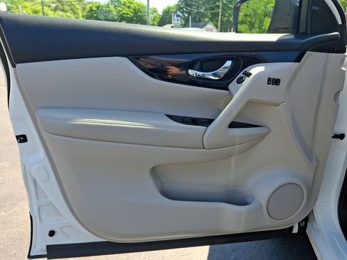 Certified 2022 Nissan Rogue Sport SL w/ Premium Package AWD/4WD image 13