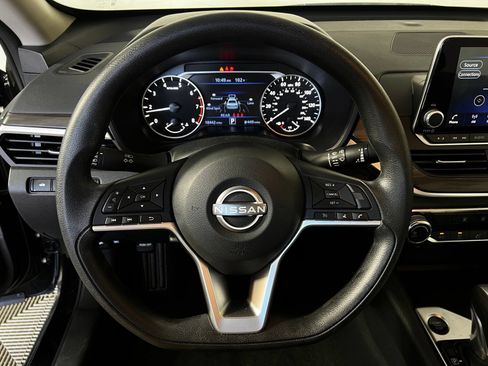 Used 2026 Nissan Altima 2.5 SV FWD image 9