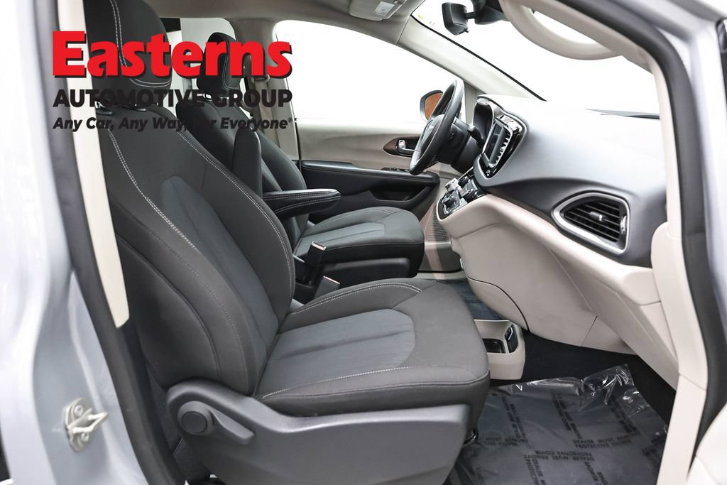 Used 2023 Chrysler Voyager LX FWD image 24