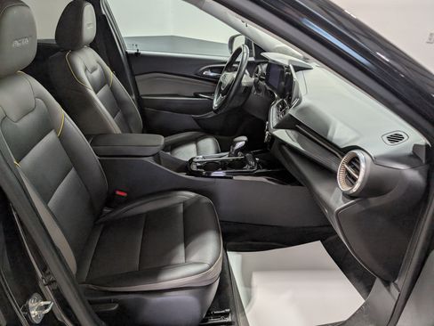 Used 2024 Chevrolet Trax ACTIV w/ Sunroof Package FWD image 18