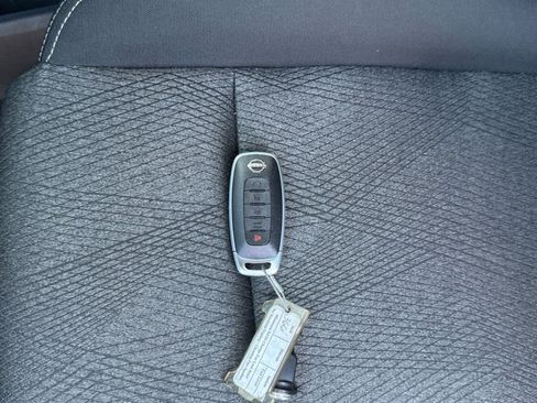 Used 2025 Nissan Rogue SV FWD image 21