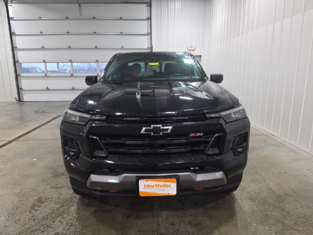 Used 2024 Chevrolet Colorado Z71 w/ Z71 Convenience Package 2 AWD/4WD image 3