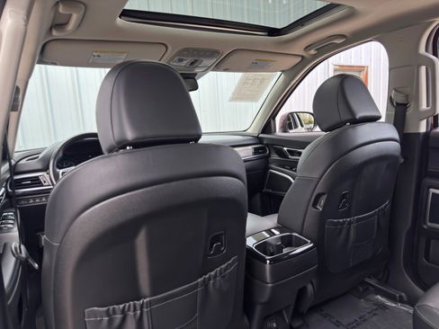 Used 2022 Kia Telluride EX w/ EX Premium Package image 32