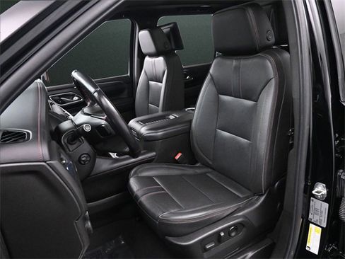 Used 2022 Chevrolet Suburban RST w/ Luxury Package image 12