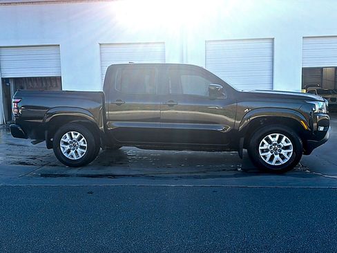 Used 2023 Nissan Frontier SV w/ SV Convenience Package image 5