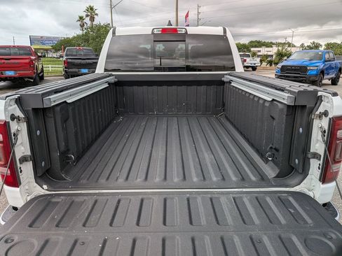Used 2022 RAM 1500 Laramie AWD/4WD image 30