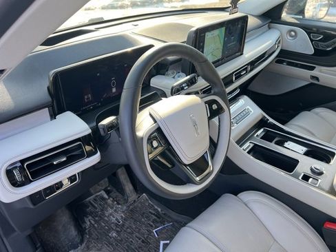 Used 2025 Lincoln Aviator Reserve w/ Equipment Group 201A image 13