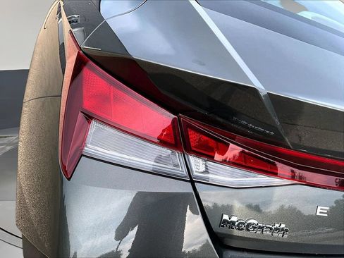 Used 2024 Hyundai Elantra SEL FWD image 27