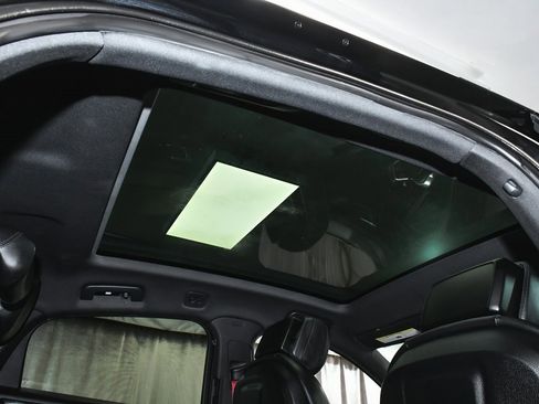 Used 2022 Porsche Cayenne Platinum Edition image 60