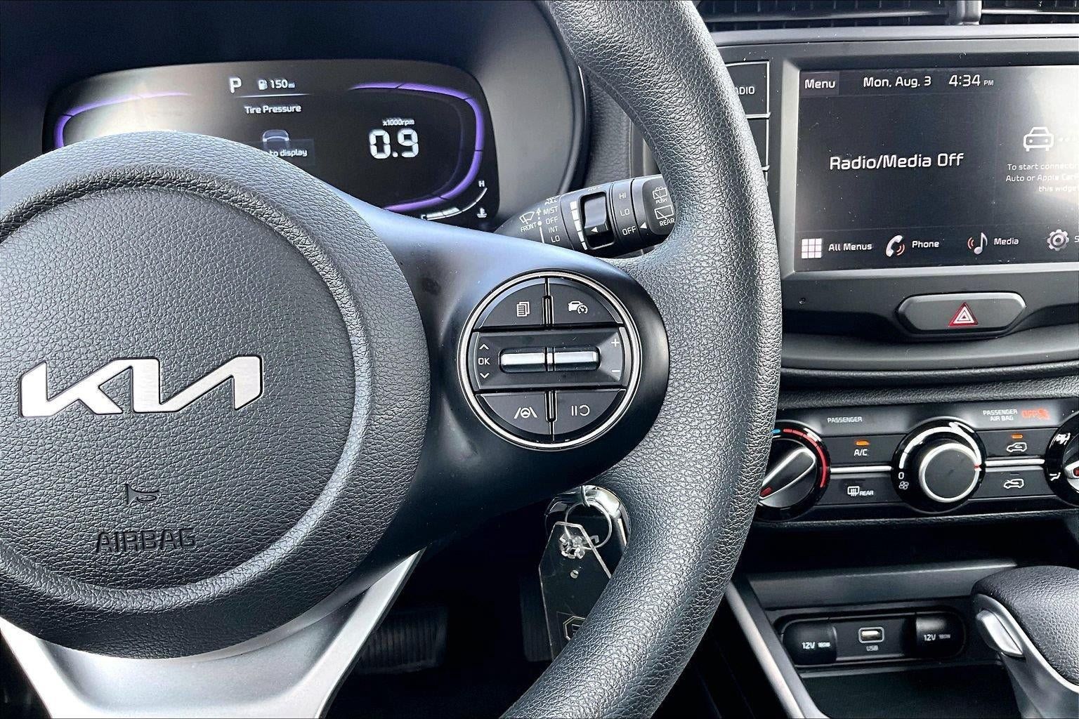 Used 2025 Kia Soul LX w/ LX Technology Package FWD image 12