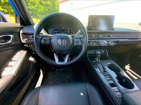 Used 2024 Honda Civic Sport Touring image 5