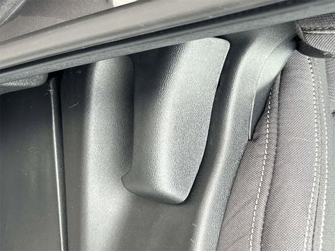 Used 2023 Nissan Frontier SV w/ SV Convenience Package image 15