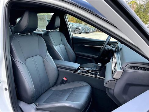 Used 2025 Toyota Camry XSE image 8