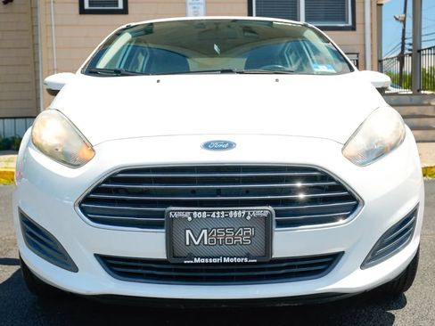 Used 2016 Ford Fiesta SE FWD image 2