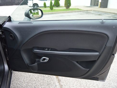 Used 2015 Dodge Challenger SXT image 17