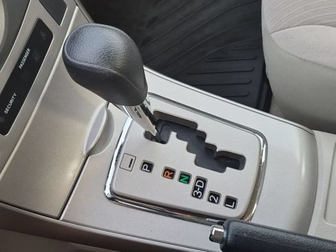 Used 2013 Toyota Corolla LE FWD image 31