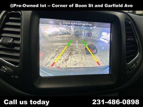 Used 2018 Jeep Compass Trailhawk w/ Leather Interior Group AWD/4WD image 26