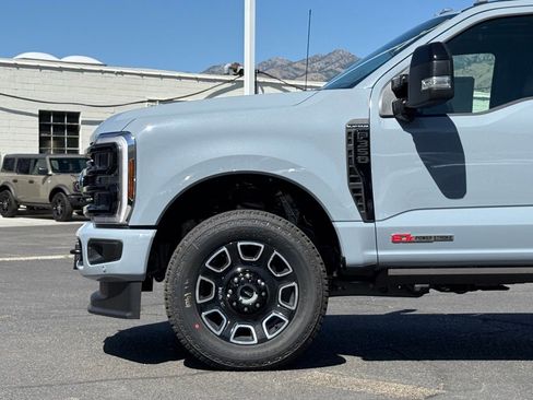 New 2025 Ford F350 Platinum image 40