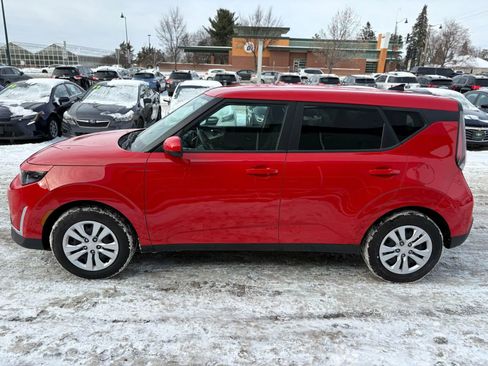 Used 2025 Kia Soul LX image 4