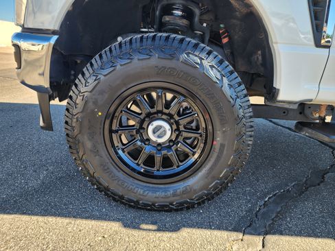 Used 2025 Ford F250 XLT image 11