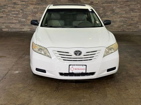 Used 2007 Toyota Camry XLE FWD image 2