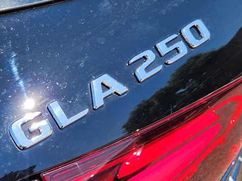 Used 2026 Mercedes-Benz GLA 250 4MATIC image 11
