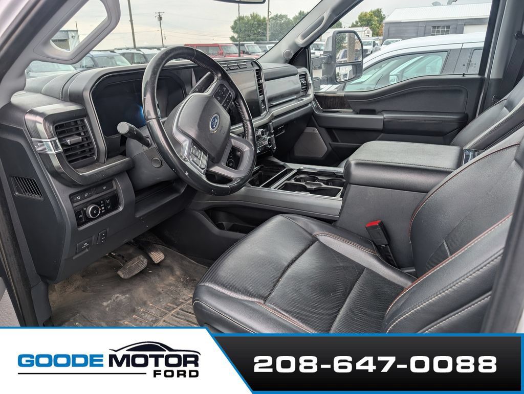 Used 2023 Ford F350 Lariat w/ Lariat Ultimate Package AWD/4WD image 5
