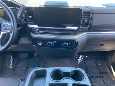 Used 2023 Chevrolet Silverado 1500 LT w/ Z71 Off-Road Package AWD/4WD image 11