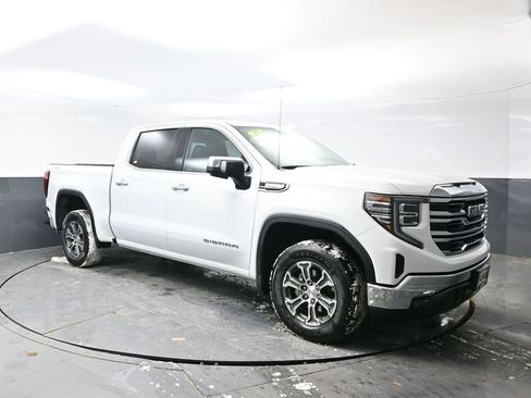 Used 2025 GMC Sierra 1500 SLT image 6