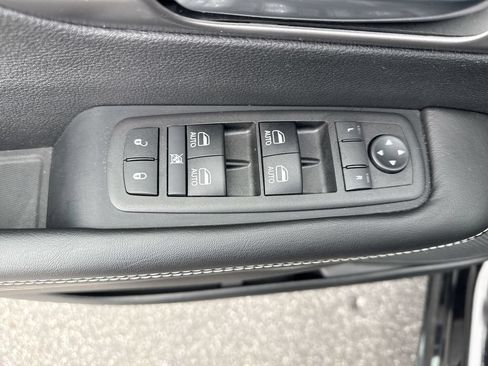 Used 2026 Chrysler Pacifica Select w/ S Appearance Package FWD image 22